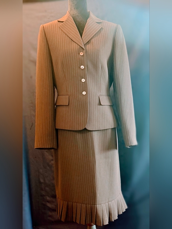 Tahari Dresses & Skirts - Women's Pinstripe Brown Skirt Suit Sz ,6